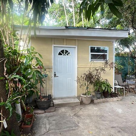 Suite Guest House For Rent Miami Exterior photo